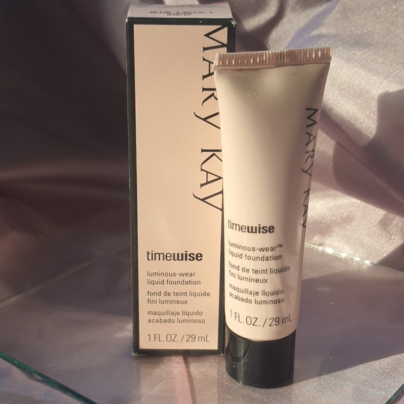 Ivory 6 Timewise Luminous Wear Liquid Foundation